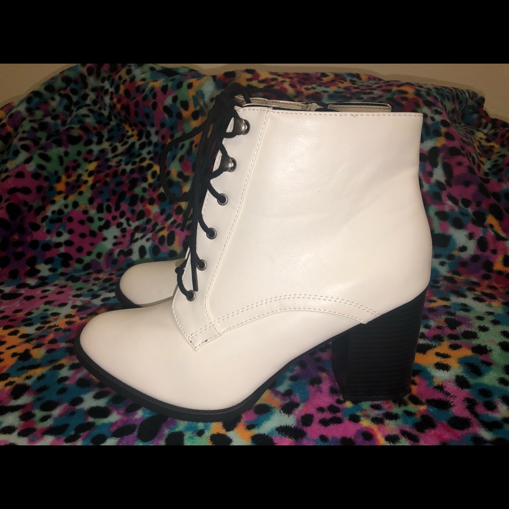 White Zip Up Booties sz. 10 brand new!